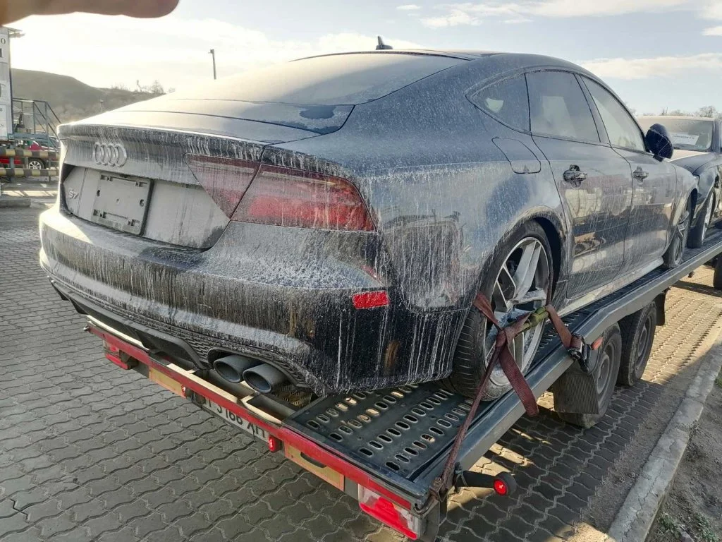 Розвантаження автомобілів